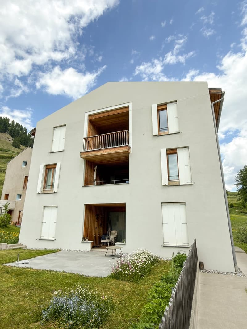 Charmante 4.5-Zimmer-Wohnung mit Bergpanorama in Ardez (1)