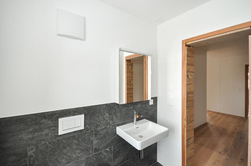 Charmante 4.5-Zimmer-Erstwohnung mit Bergblick im Herzen von Ftan (12)