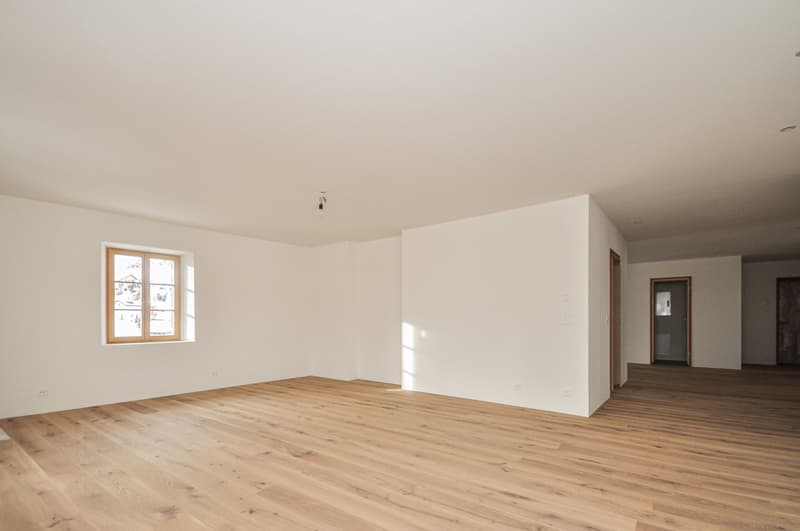 Charmante 4.5-Zimmer-Erstwohnung mit Bergblick im Herzen von Ftan (10)