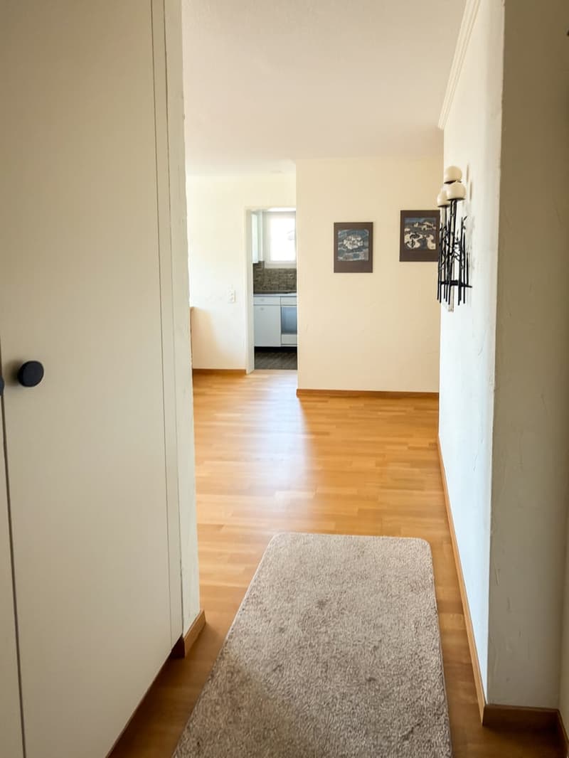 Helle 3-Zimmer-Wohnung mit Balkon und schöner Aussicht in Vulpera (3)
