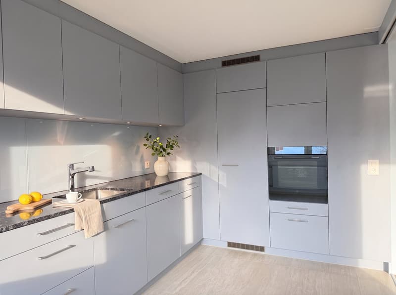 Frisch renovierte 3.5 Zimmer-Wohnung an ruhiger Lage, mit Aussicht, im steuergünstigen Feusisberg (7)
