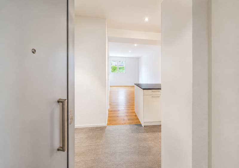 Moderne 2.5-Zimmer-Wohnung im Erdgeschoss in Grüningen – Sofort verfügbar! (4)