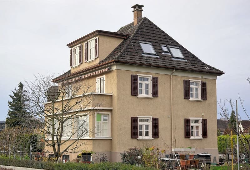 Seitenansicht Ost mit Pergola Süd