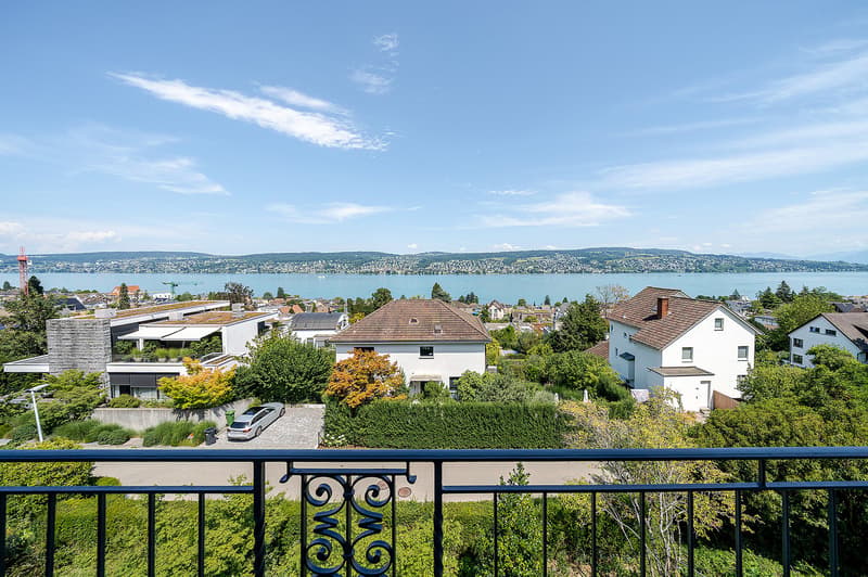 300 m² Doppeleinfamilienhaus mit traumhafter Seesicht (7)