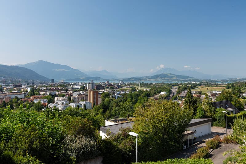8‑Zi-Einfamilienhaus mit See- und Bergsicht (1)