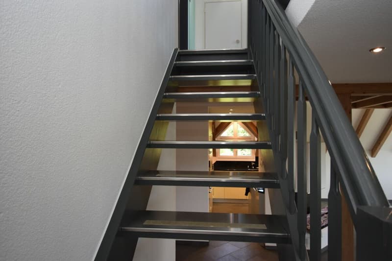 Neu Renovierte 3½-4 Zimmer Maisonette-Wohnung im 2. OG mit Lift (Eigentumsstandard) (5)