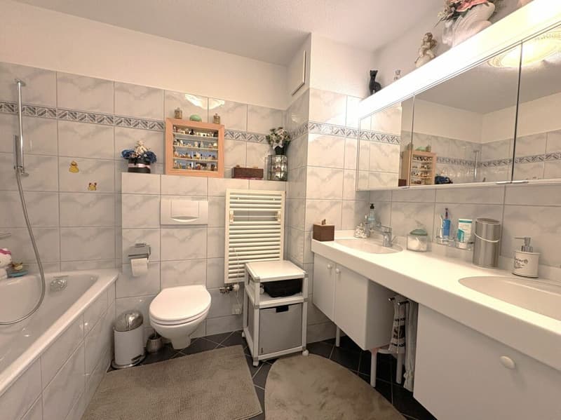 Badezimmer mit Badewanne