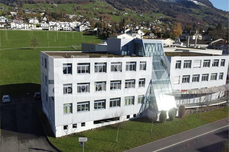 290 m² attraktive Büroräume in der Nähe von Schwyz, Zug und Luzern an zentraler Lage (2)
