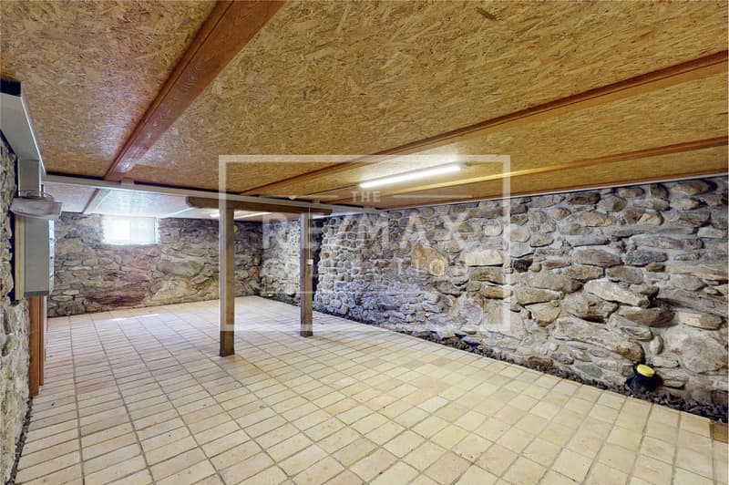 Historisch sanierter und erhaltener Strickbau, 5.5-Zimmer-Einfamilienhaus, mit Stall, in Meien UR (10)