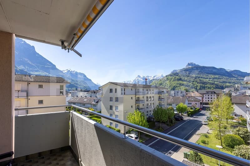 Attraktive, gepflegte 3.5 -Zi. Wohnung an ruhige Lage und Fernsicht in Brunnen SZ (12)