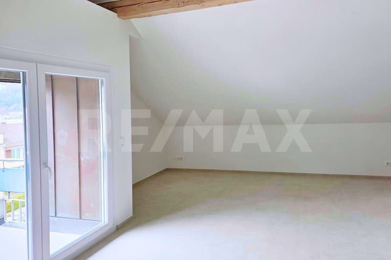Loft- Dachgeschoss-Wohnung an zentrale Lage in Altdorf UR, Erstvermietung (9)