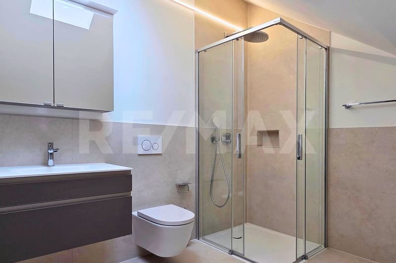 Loft- Dachgeschoss-Wohnung an zentrale Lage in Altdorf UR, Erstvermietung (12)