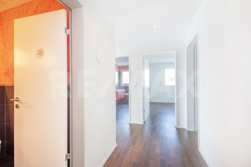 Elegante, helle 3.5-Zi.-Wohnung mit grosser Terrasse und Bergpanoramasicht, 6353 Weggis LU (9)