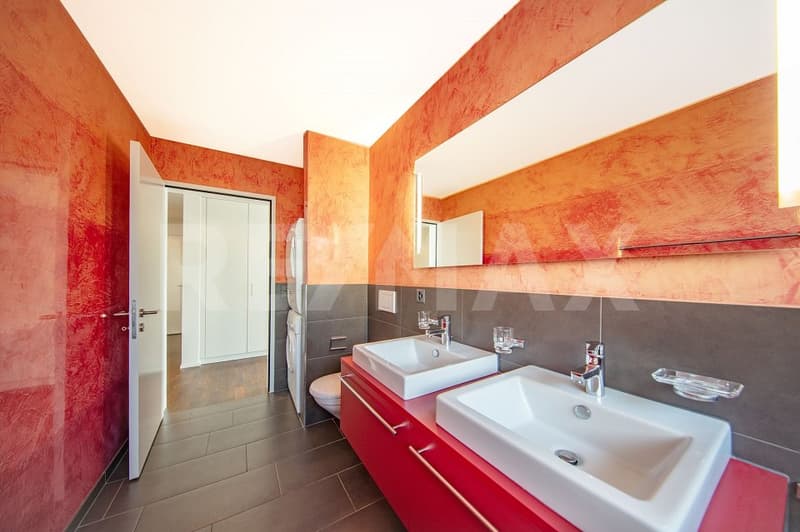 Elegante, helle 3.5-Zi.-Wohnung mit grosser Terrasse und Bergpanoramasicht, 6353 Weggis LU (6)