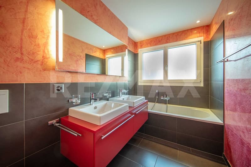 Elegante, helle 3.5-Zi.-Wohnung mit grosser Terrasse und Bergpanoramasicht, 6353 Weggis LU (2)
