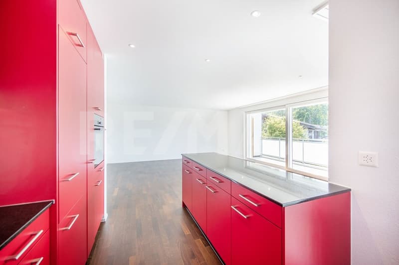 Elegante, helle 3.5-Zi.-Wohnung mit grosser Terrasse und Bergpanoramasicht, 6353 Weggis LU (4)