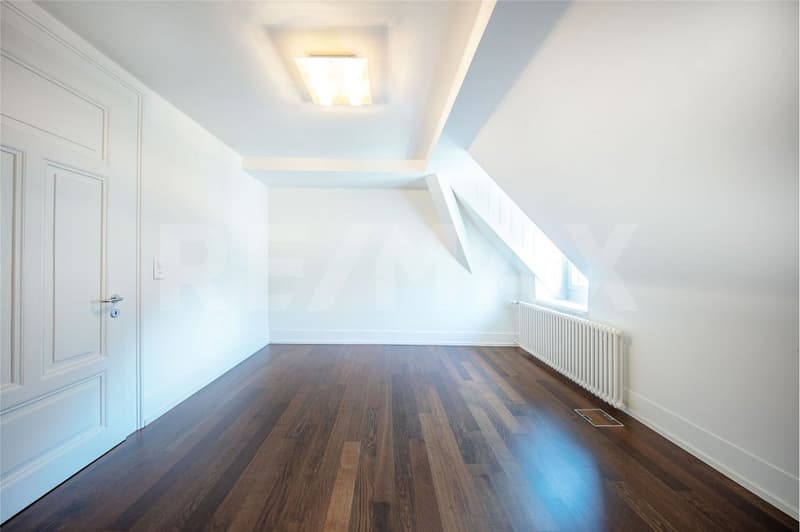 Zur Dauervermietung, charmante 3.5-Zimmer-Dachwohnung im Schlössli in Vitznau (7)