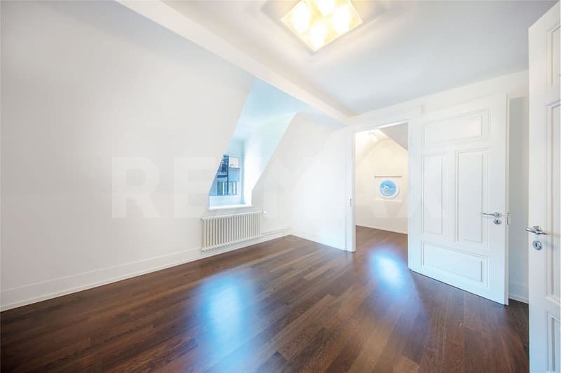 Zur Dauervermietung, charmante 3.5-Zimmer-Dachwohnung im Schlössli in Vitznau (8)