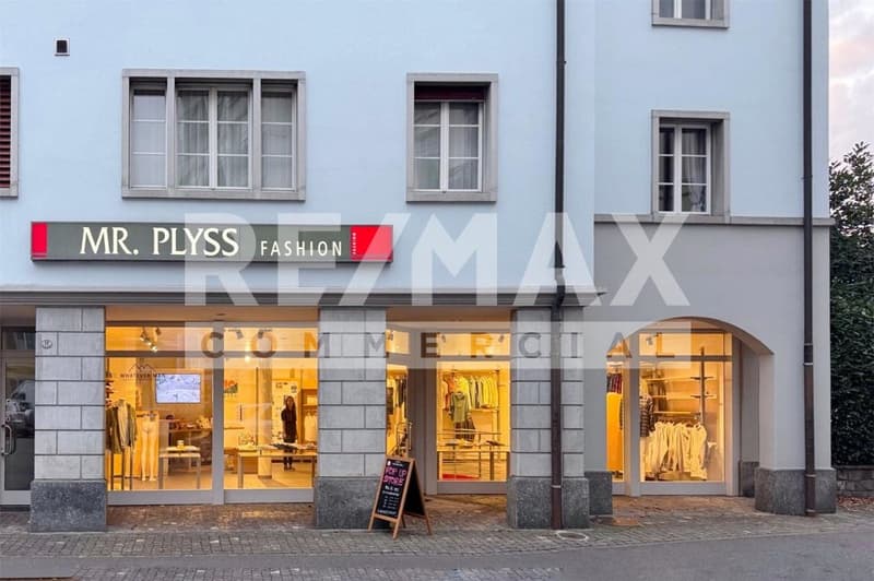 Repräsentatives Ladenlokal an zentraler Lage mit maximaler Sichtbarkeit in Brunnen SZ (2)