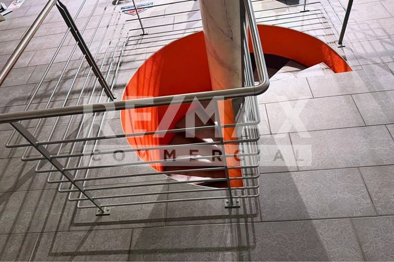 Repräsentatives Ladenlokal an zentraler Lage mit maximaler Sichtbarkeit in Brunnen SZ (5)