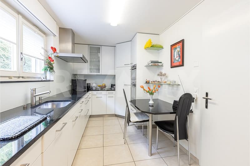 Adlerhorst, 7-Zimmer Villa mit Weitblick, Wintergarden & Indoor-Pool, 220 m² NWF,  Schwyz (SZ) (3)