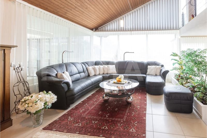 Adlerhorst, 7-Zimmer Villa mit Weitblick, Wintergarden & Indoor-Pool, 220 m² NWF,  Schwyz (SZ) (6)