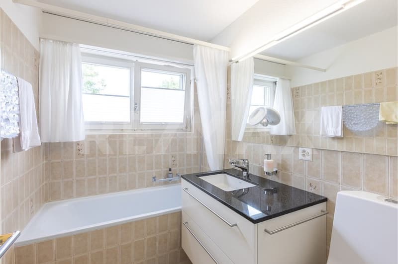 Adlerhorst, 7-Zimmer Villa mit Weitblick, Wintergarden & Indoor-Pool, 220 m² NWF,  Schwyz (SZ) (11)