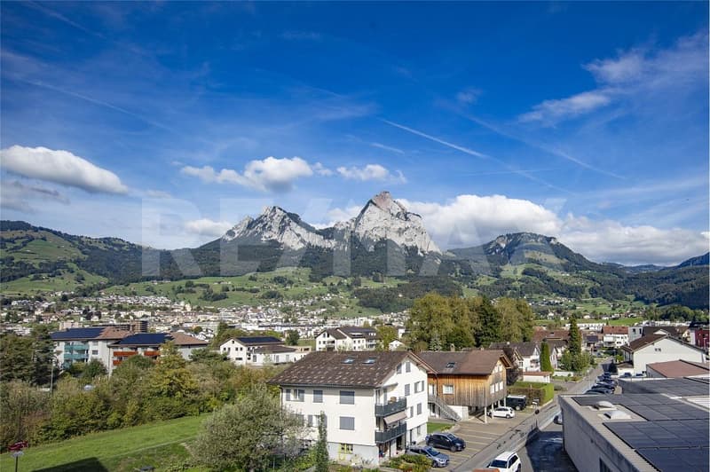 Stilvoll wohnen mit Mythenblick  moderne 4.5-Zimmer-Eigentumswohnung in Ibach SZ (13)