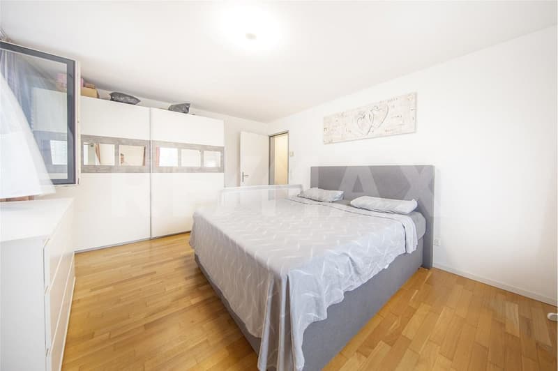 Wohnen mit Mythenblick  stillvolle, moderne 4.5-Zimmer-Eigentumswohnung in Ibach SZ (2)