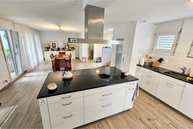 Wohntraum mit viel Freiraum: 5.5-Zi-Eckhaus mit Garten und grosser Terrasse, 8953 Dietikon ZH (3)