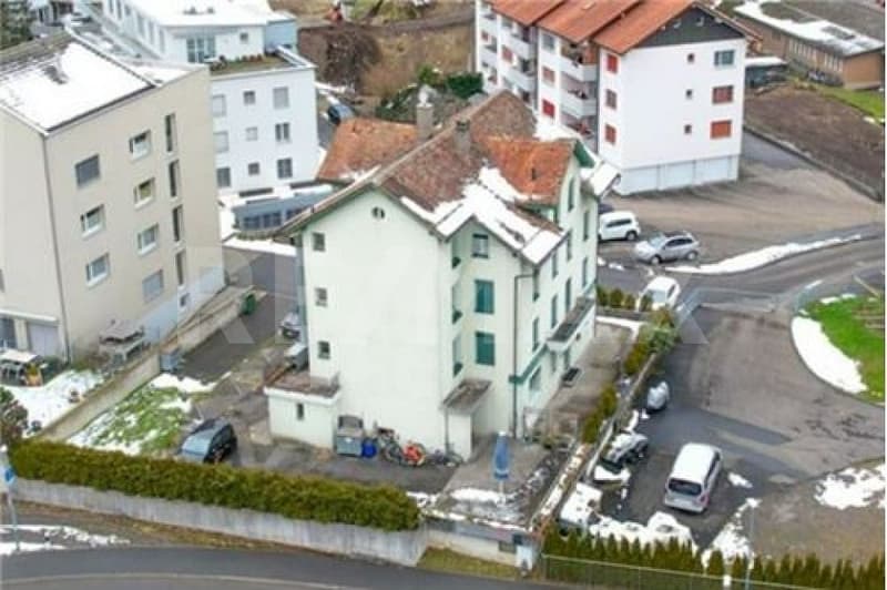 Mehrfamilienhaus mit Gewerbefläche an zentraler Lage in Goldau SZ (1)