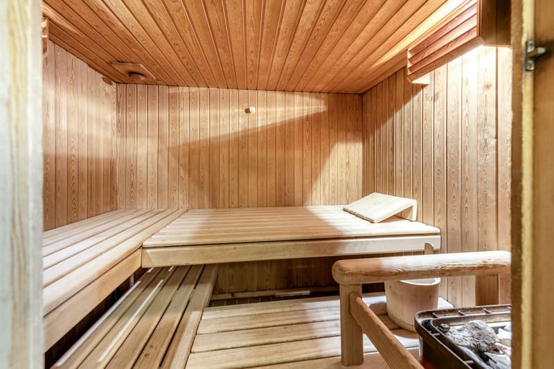 Grosszügige 5½-Zimmer-Terrassenwohnung mit Weitblick, Privatsphäre und Wellness (15)