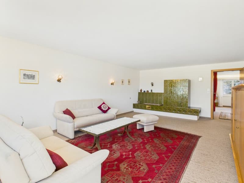Wohnzimmer mit Kachelofen 1.OG