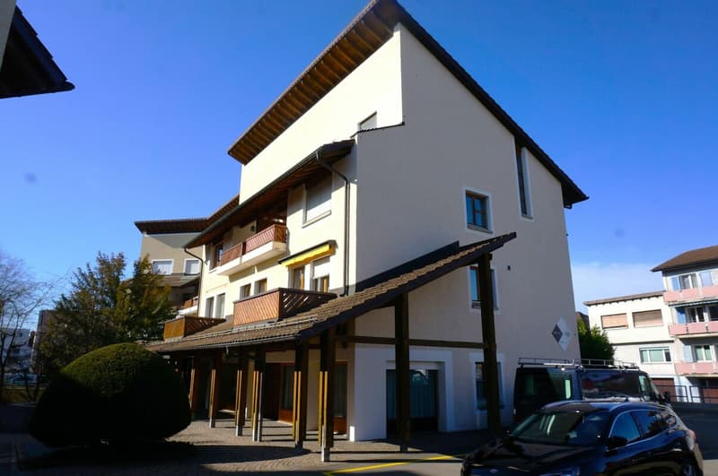 Aussen-Ansicht Wohn-Geschäftshaus