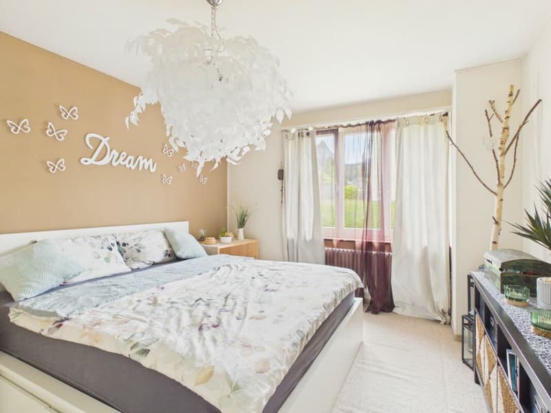 Grosszügiges Schlafzimmer