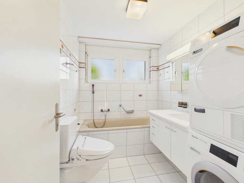 Badezimmer/WC mit Waschturm