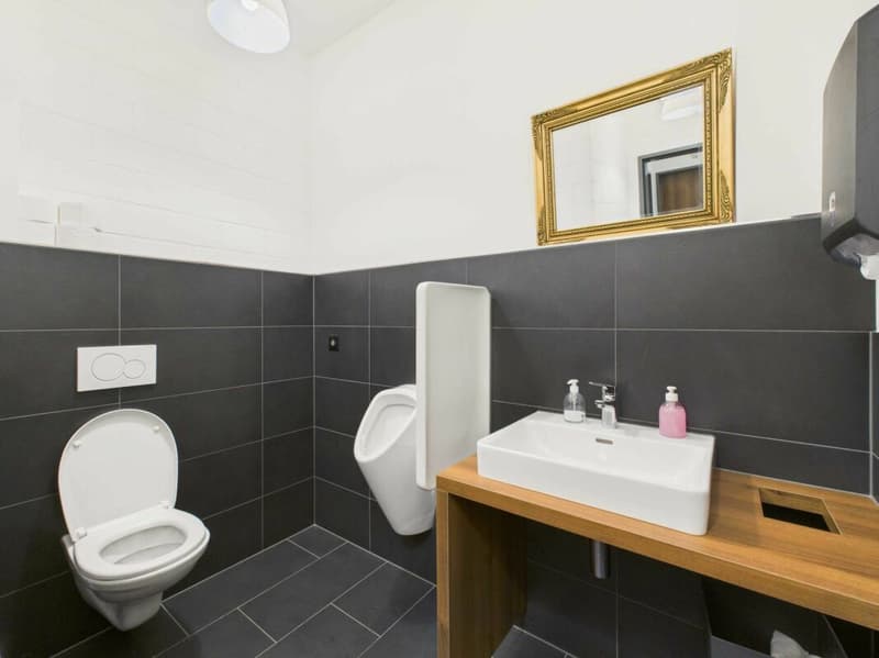 Herren Toilette 4.OG