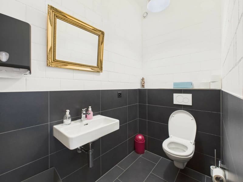 Damen Toilette 4.OG
