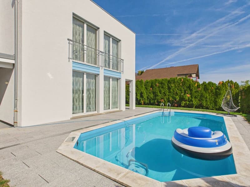 Einfamilienhaus mit atemberaubender Aussicht und Swimmingpool (43)