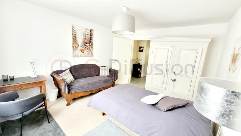 Jolie chambre meublée à louer (1)