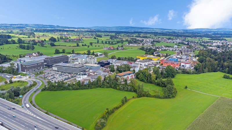 Baubewilligung vorhanden | rund 2'900 m² Nutzfläche | 48 Parkplätze (2)