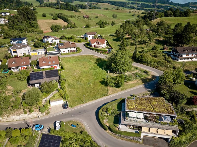 Attraktive Baulandparzelle mit Berg- und Seesicht (5)