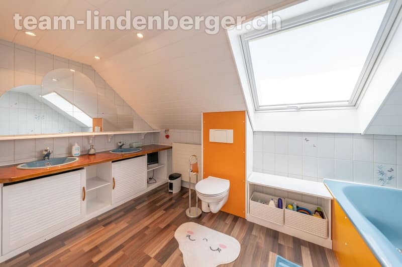 Bad mit Badewanne (OG)