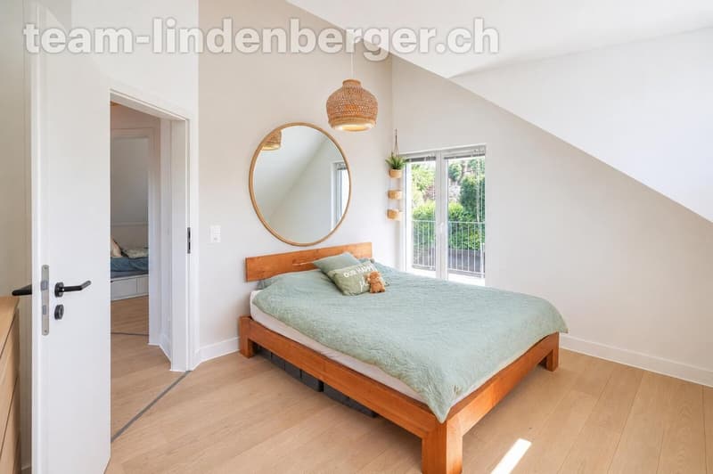 Schlafzimmer mit Balkonzugang