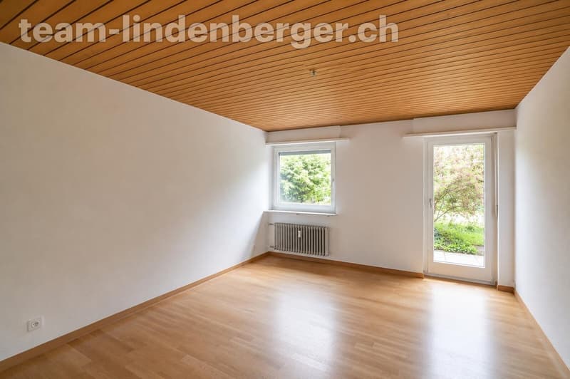 Schlafzimmer mit direktem Gartenzugang
