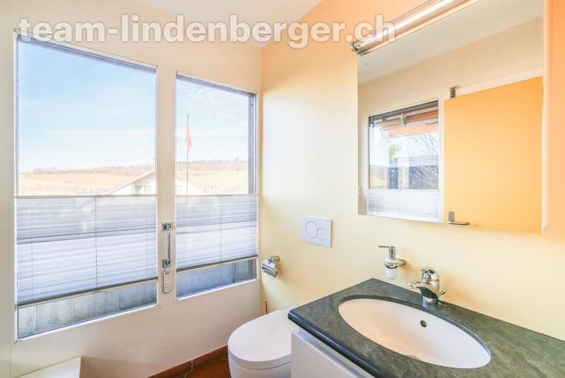 Sep. Toilette im Erdgeschoss