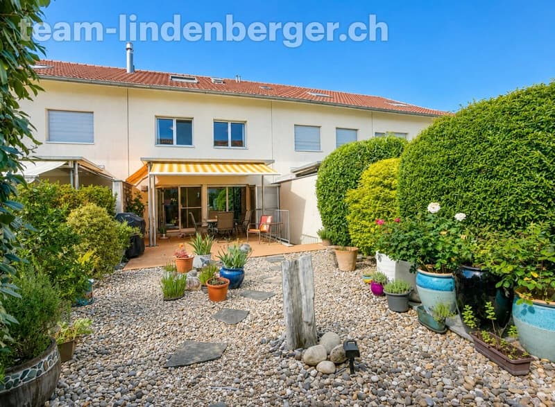 Ansicht Liegenschaft vom Garten