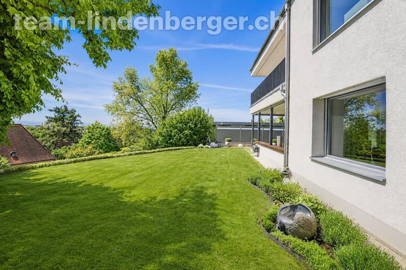Liebevoll angelegter Garten mit viel Privatsphäre