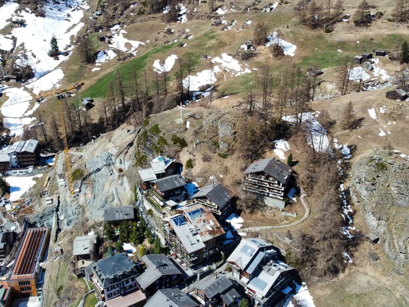 Sonnige Bauparzelle mit Bergsicht in Zermatt (10)