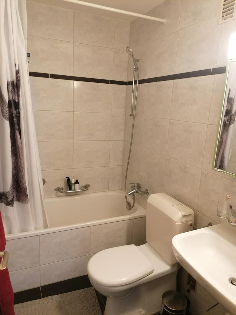 Badezimmer mit Badewanne